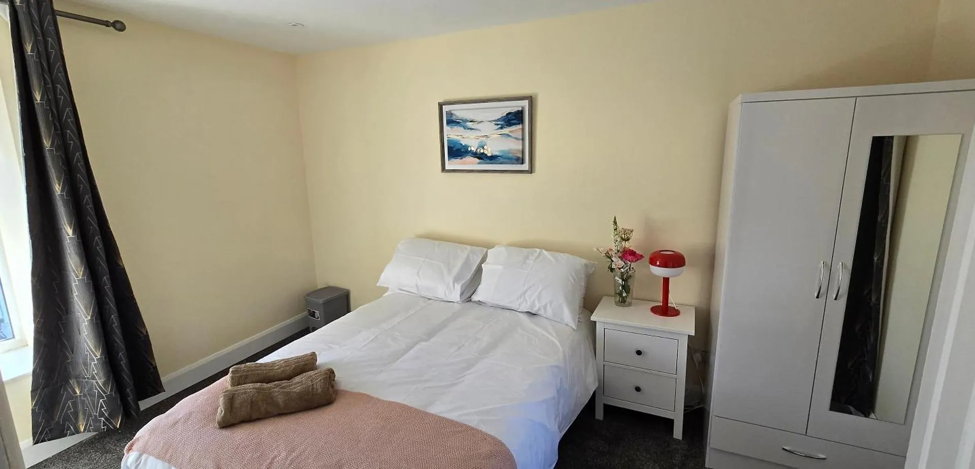 2 The Elms, Church St, Finglas Dublin 0*,  Irsko